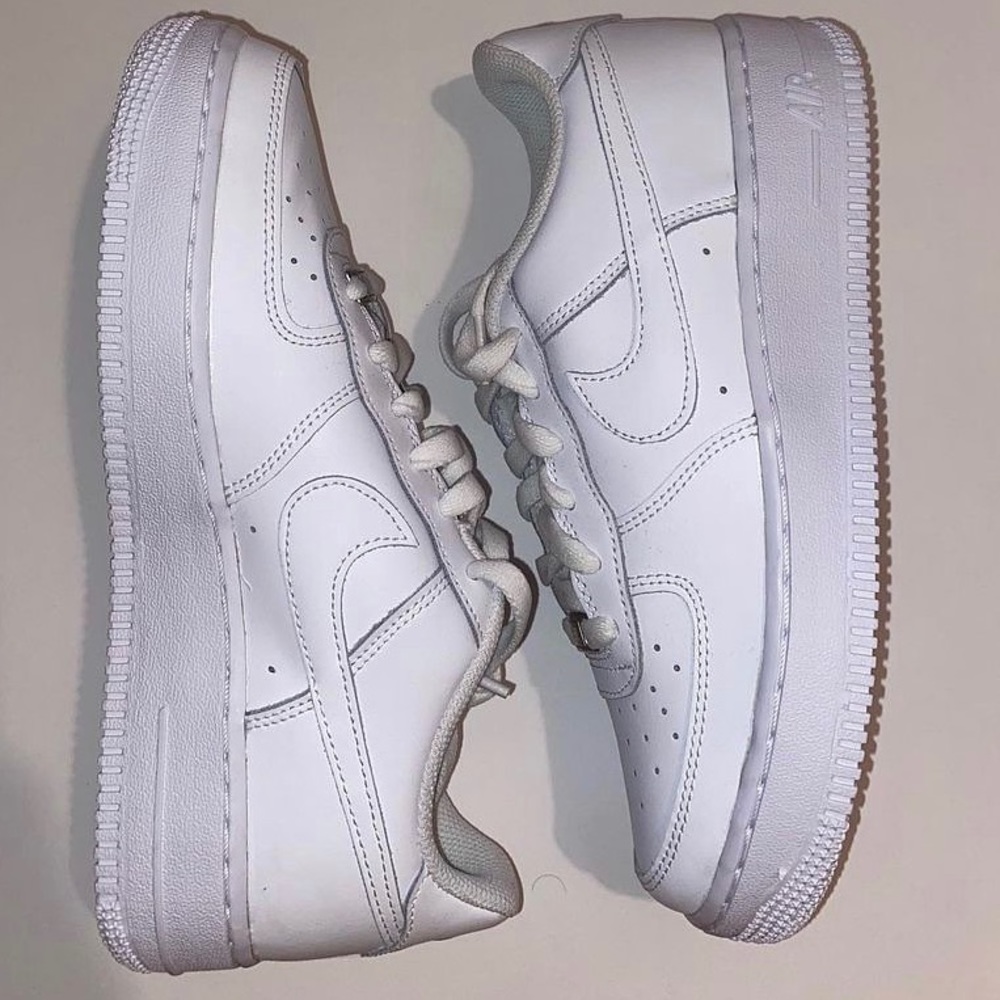 NIKE, size 6.5Y, white